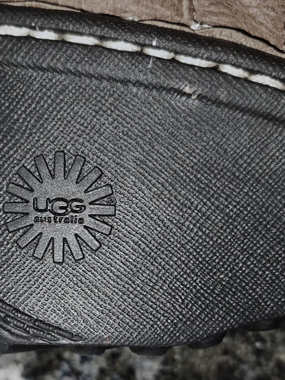 KEEP TOOTIES COZY & DRY! Best Of Ugg signature Lining But Weatherproof! - Picture 5 of 7